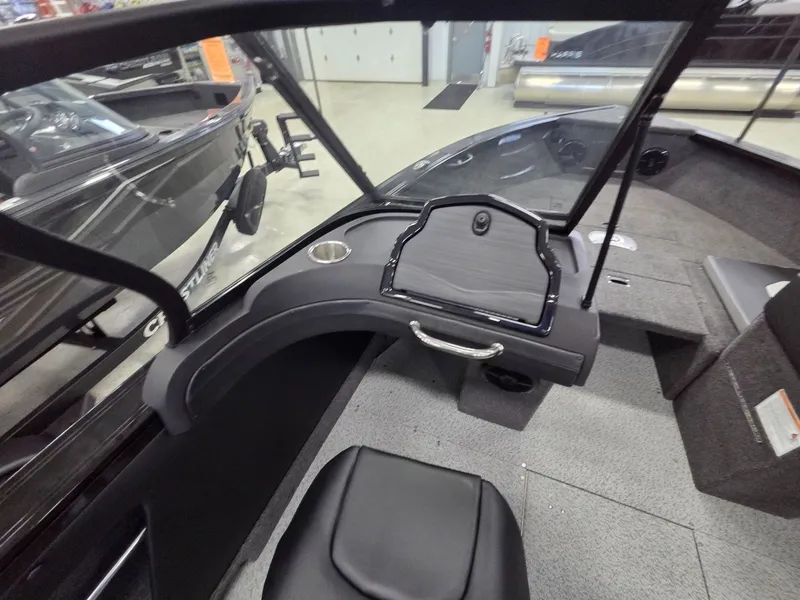 Slide: The Image of Crestliner 1950 Superhawk 2026 - 18