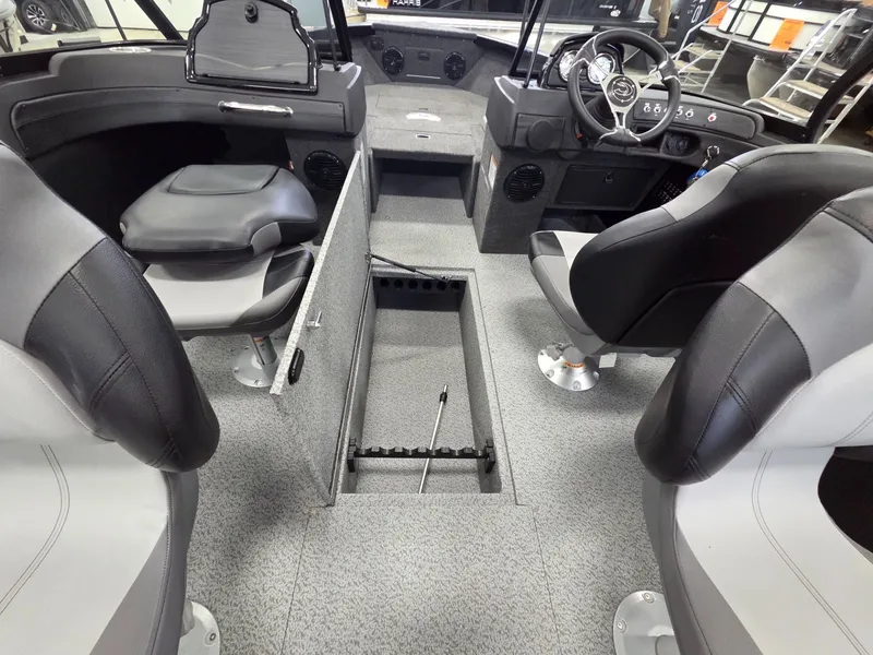 Slide: The Image of Crestliner 1950 Superhawk 2026 - 26