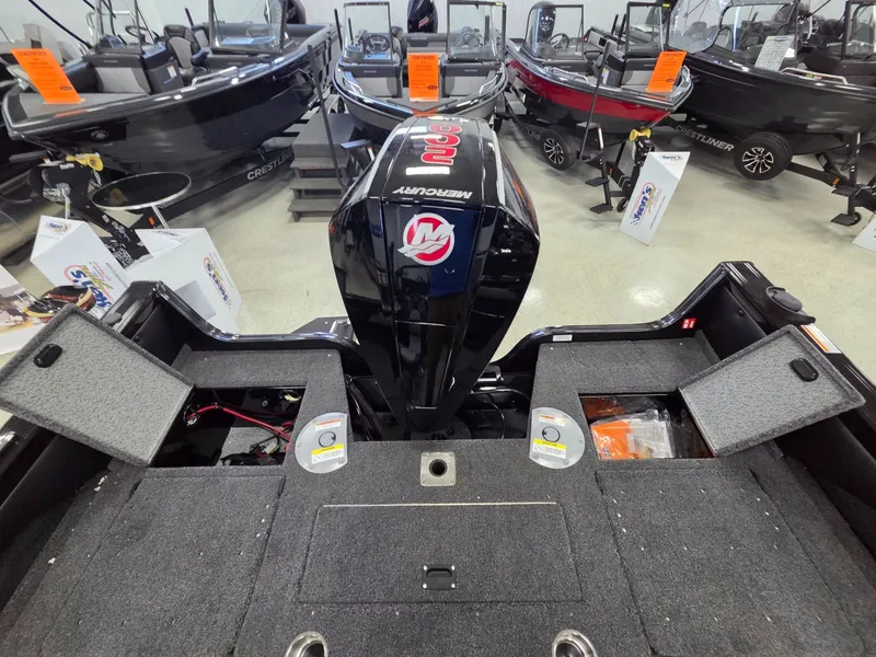 Slide: The Image of Crestliner 1950 Superhawk 2026 - 31