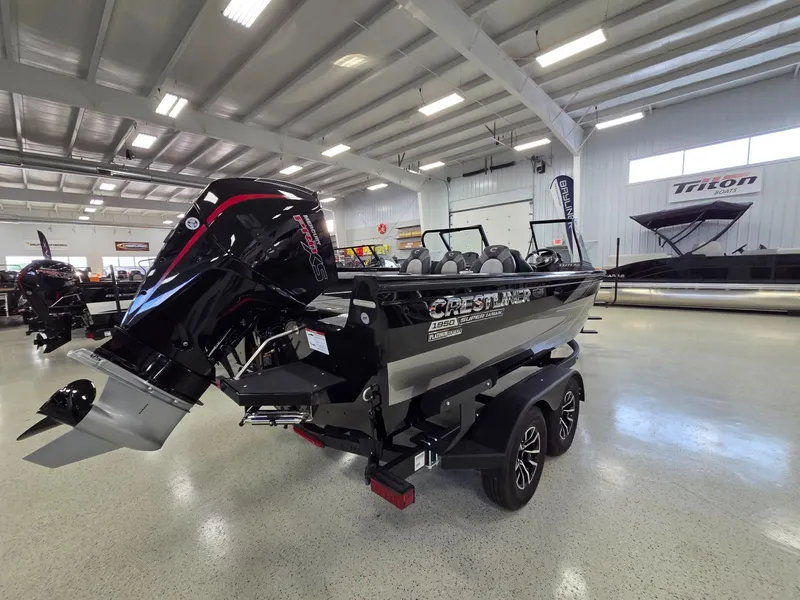 Slide: The Image of Crestliner 1950 Superhawk 2026 - 4