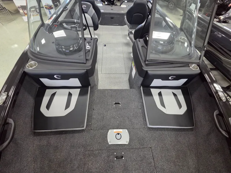 Slide: The Image of Crestliner 1950 Superhawk 2026 - 9