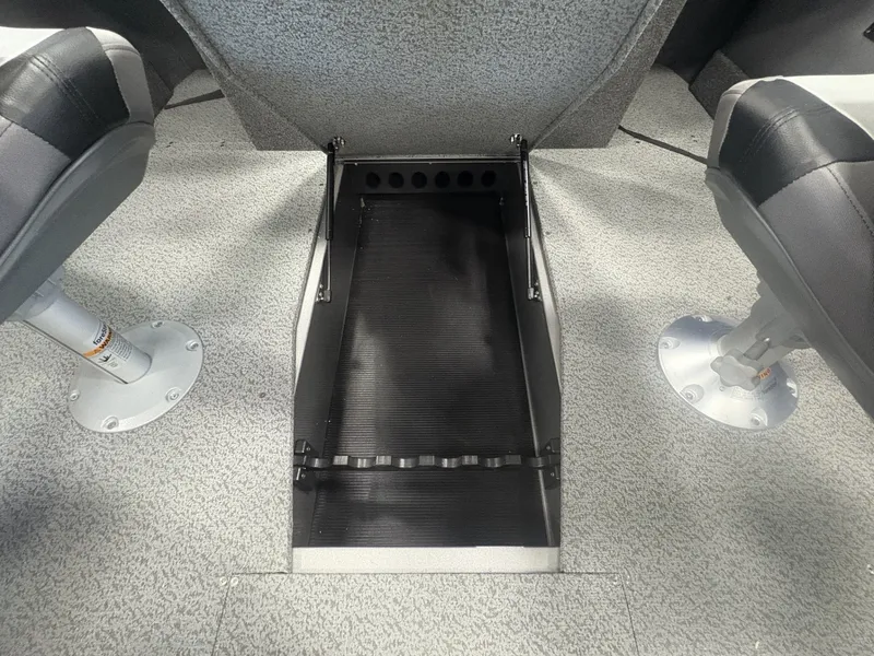 Slide: The Image of Crestliner 1950 Sportfish 2026 - 14