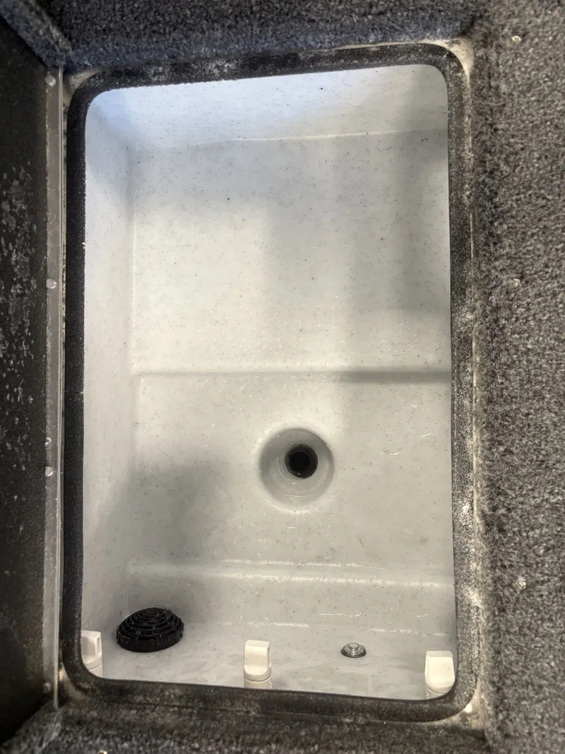 Slide: The Image of Crestliner 1950 Sportfish 2026 - 24