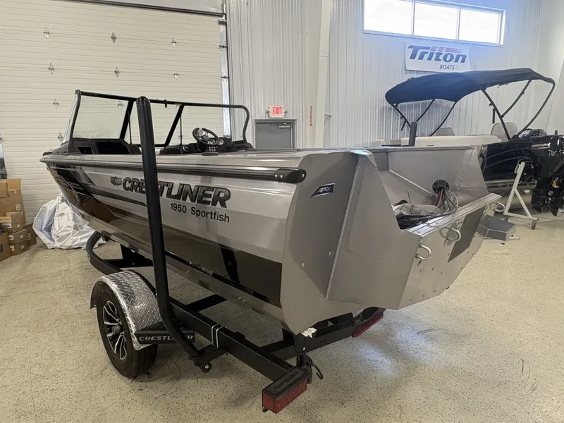 Slide: The Image of Crestliner 1950 Sportfish 2026 - 3