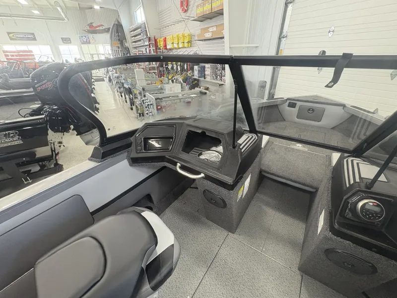 Slide: The Image of Crestliner 1950 Sportfish 2026 - 9