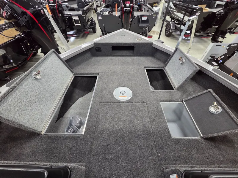 Slide: The Image of Crestliner 2050 Fish Hawk 2026 - 10