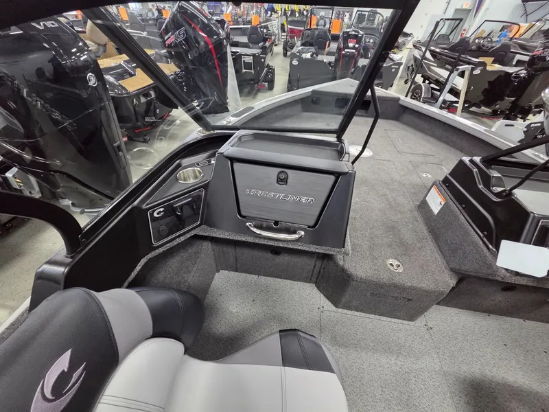 Slide: The Image of Crestliner 2050 Fish Hawk 2026 - 14