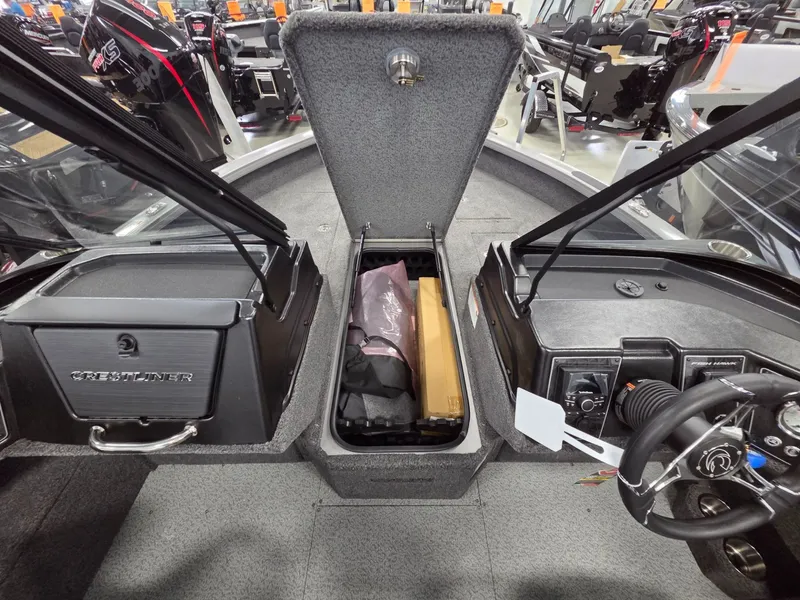 Slide: The Image of Crestliner 2050 Fish Hawk 2026 - 17