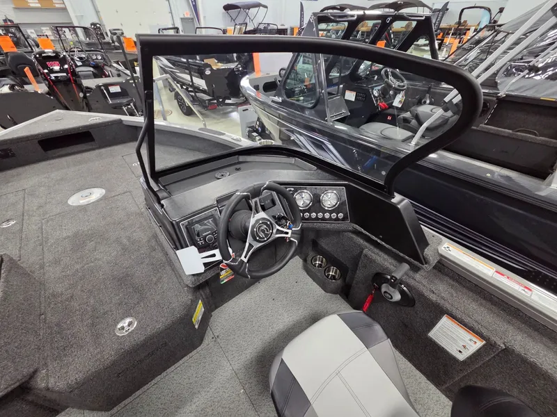 Slide: The Image of Crestliner 2050 Fish Hawk 2026 - 18