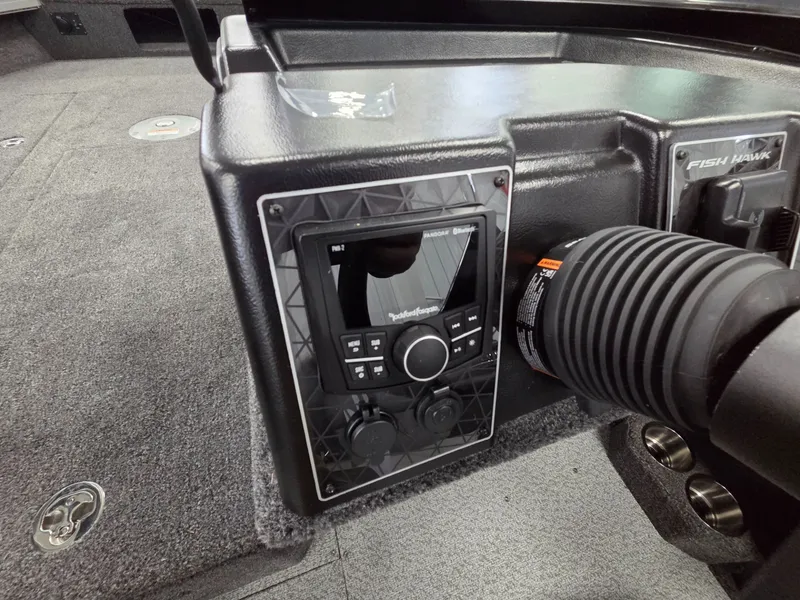 Slide: The Image of Crestliner 2050 Fish Hawk 2026 - 19