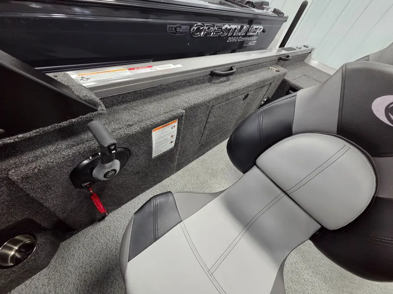 Slide: The Image of Crestliner 2050 Fish Hawk 2026 - 22