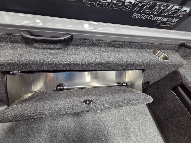 Slide: The Image of Crestliner 2050 Fish Hawk 2026 - 23