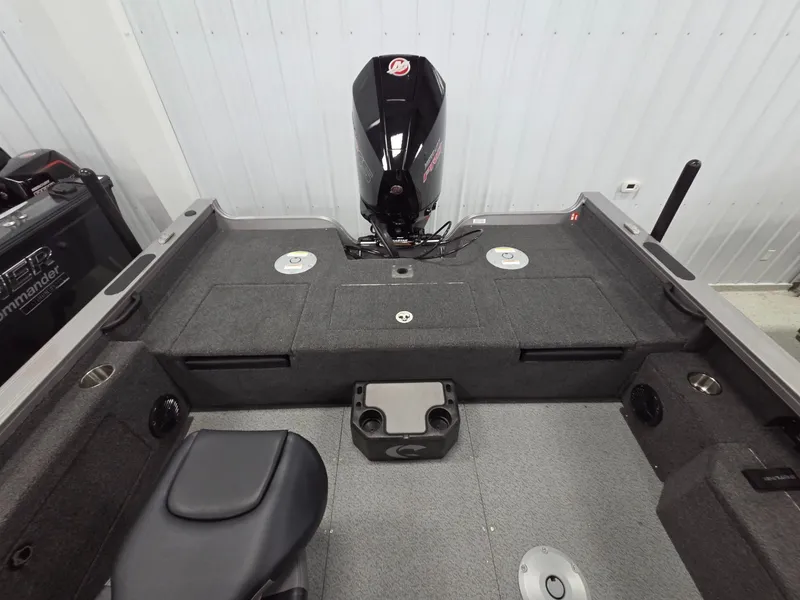 Slide: The Image of Crestliner 2050 Fish Hawk 2026 - 27