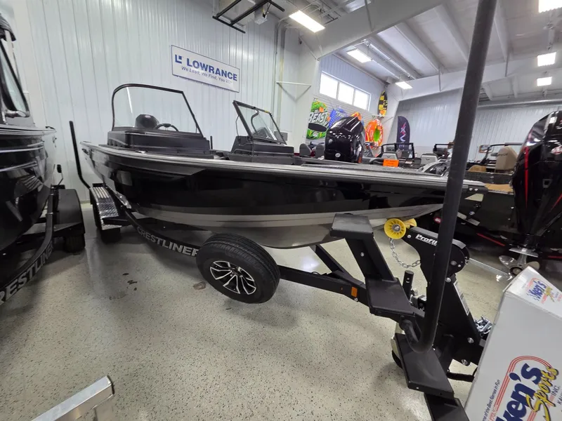 Slide: The Image of Crestliner 2050 Fish Hawk 2026 - 6