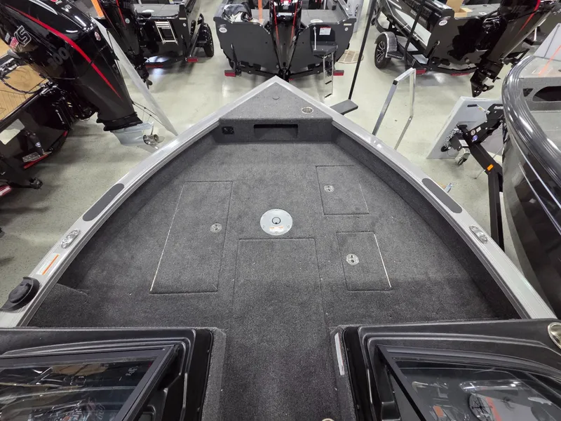 Slide: The Image of Crestliner 2050 Fish Hawk 2026 - 9