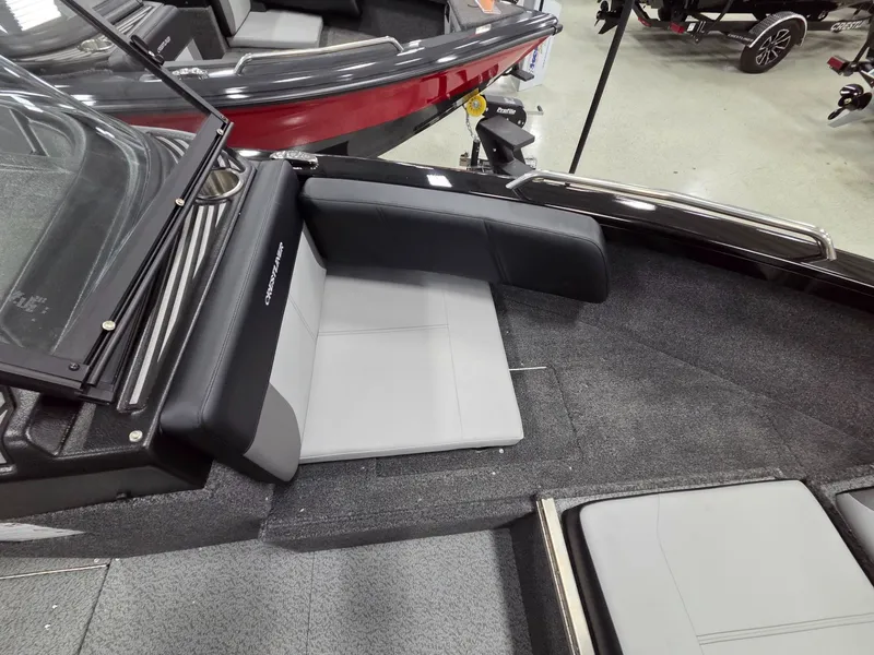 Slide: The Image of Crestliner 2050 Sportfish 2026 - 10