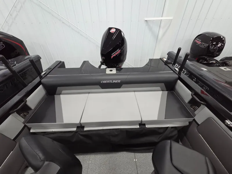 Slide: The Image of Crestliner 2050 Sportfish 2026 - 31