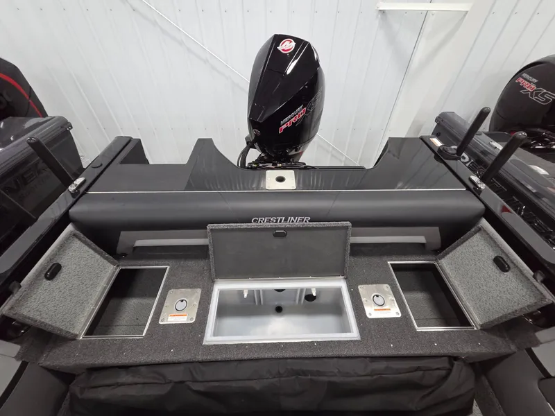 Slide: The Image of Crestliner 2050 Sportfish 2026 - 33