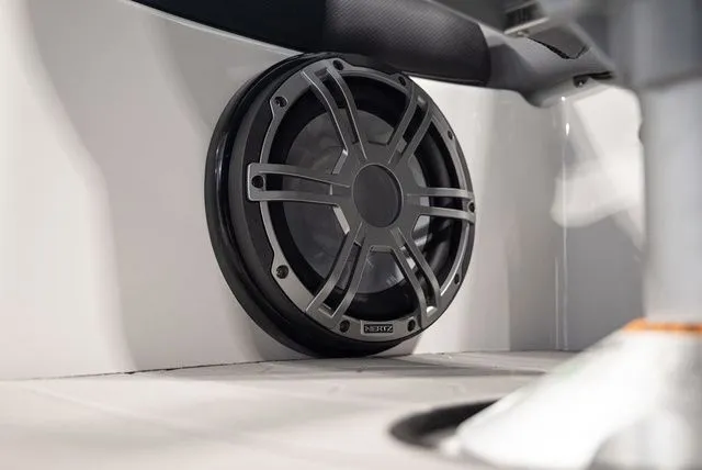 Slide: The Image of Yamaha 255XE 2026 - 18