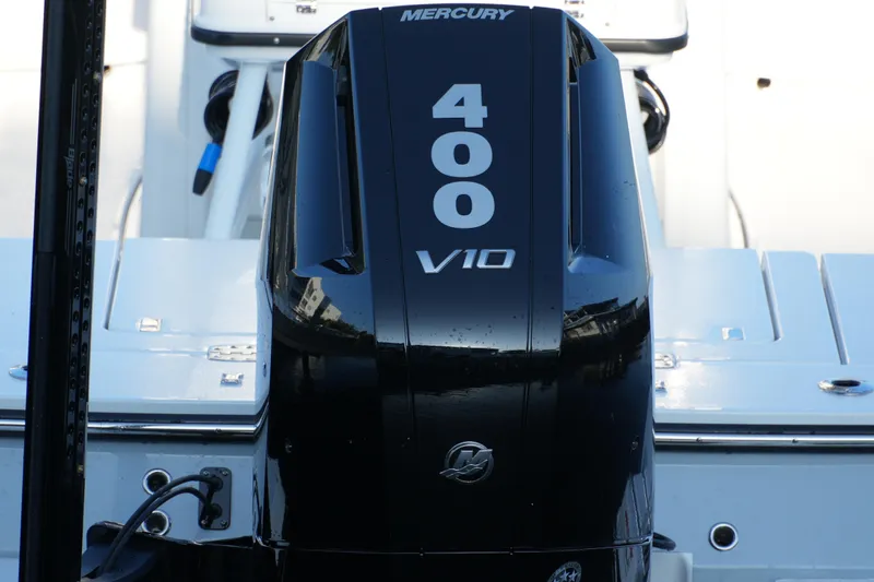 Slide: The Image of Mercury 400 V10 engine on 2026 Blackfin 262 HB boat. - 75