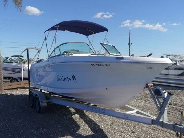 Slide: The Image of Robalo R207 Dual Console 2018 - 3