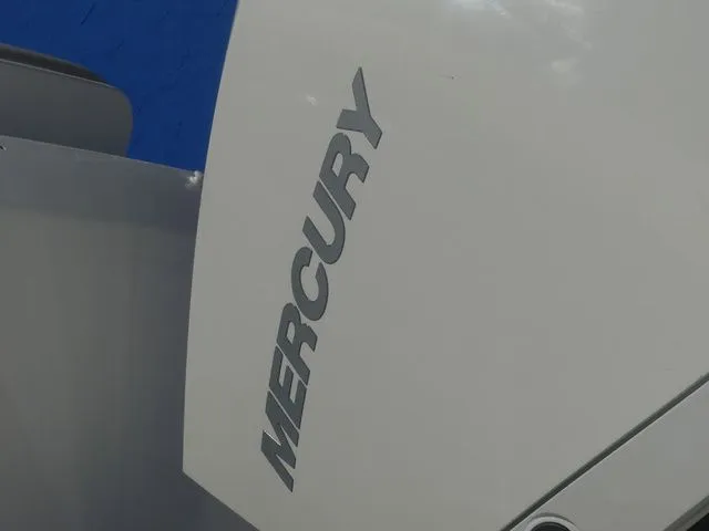 Slide: The Image of Boston Whaler 230 Vantage 2016 - 11