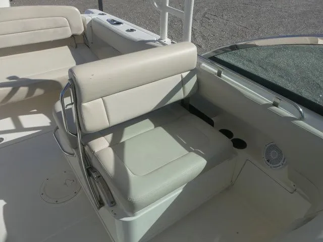 Slide: The Image of Boston Whaler 230 Vantage 2016 - 17