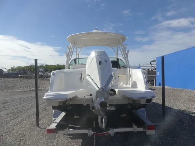 Slide: The Image of Boston Whaler 230 Vantage 2016 - 5