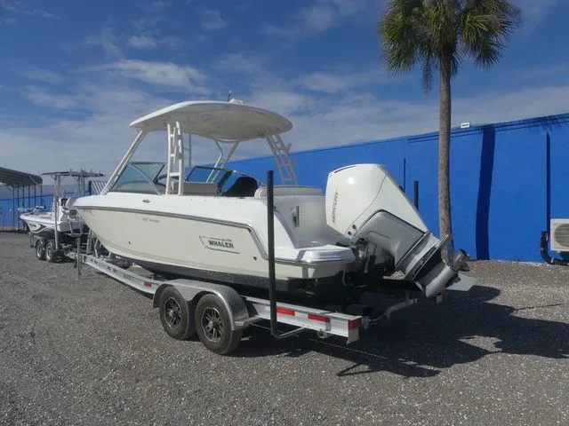 Slide: The Image of Boston Whaler 230 Vantage 2016 - 6