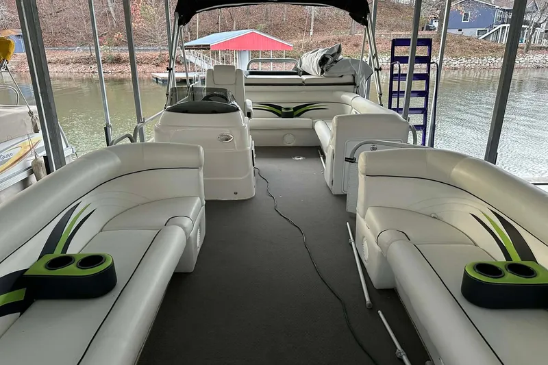 Slide: The Image of 2015 PlayCraft 25 Clipper pontoon boat with spacious seating and modern design. - 7