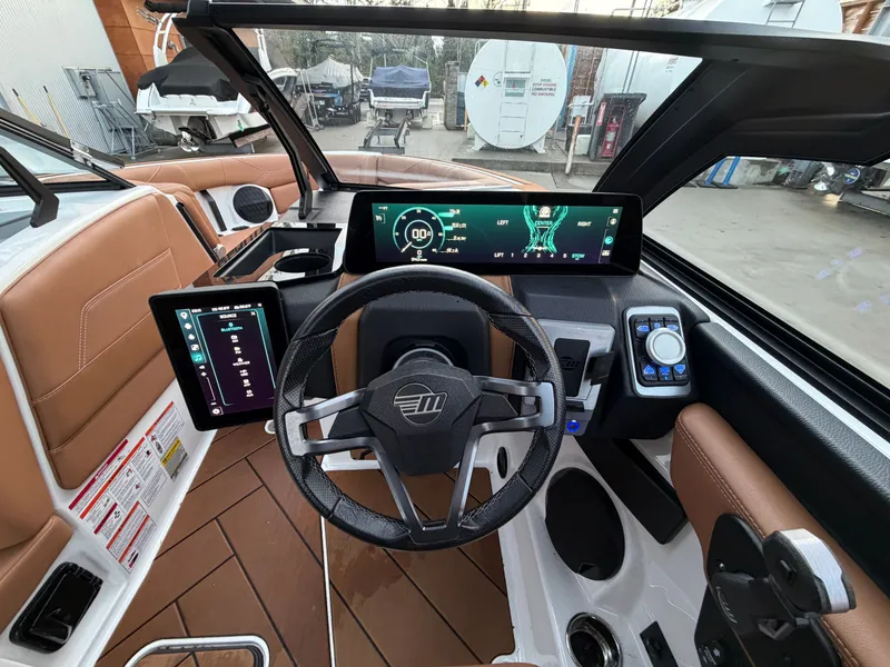 Slide: The Image of Malibu Wakesetter 23 LSV 2025 - 19