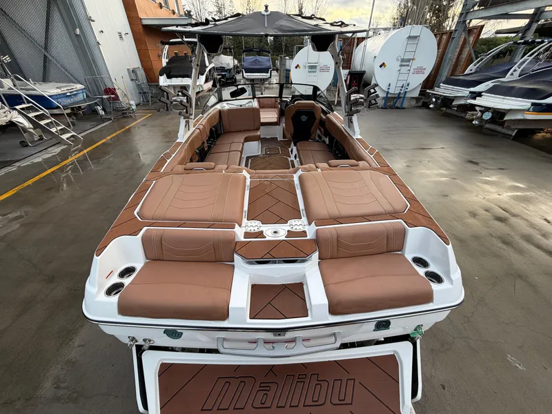 Slide: The Image of Malibu Wakesetter 23 LSV 2025 - 25