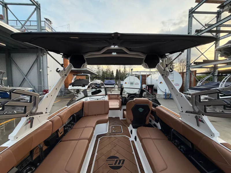 Slide: The Image of Malibu Wakesetter 23 LSV 2025 - 31