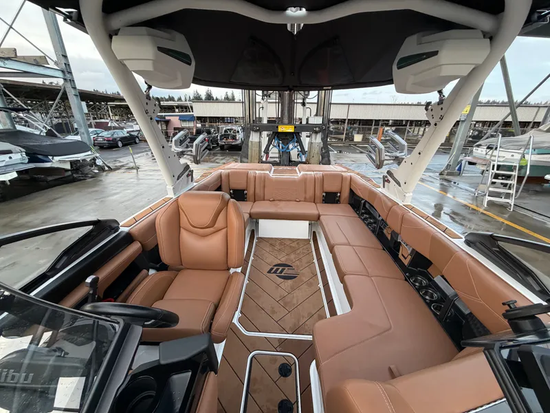 Slide: The Image of Malibu Wakesetter 23 LSV 2025 - 37