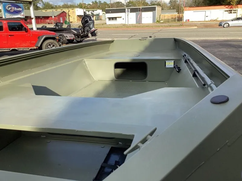 Slide: The Image of Edge Boats 656-SPORTSMAN 2026 - 16