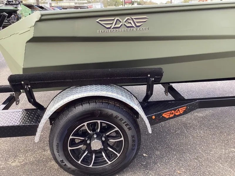Slide: The Image of Edge Boats Sportsman 550 2026 - 25