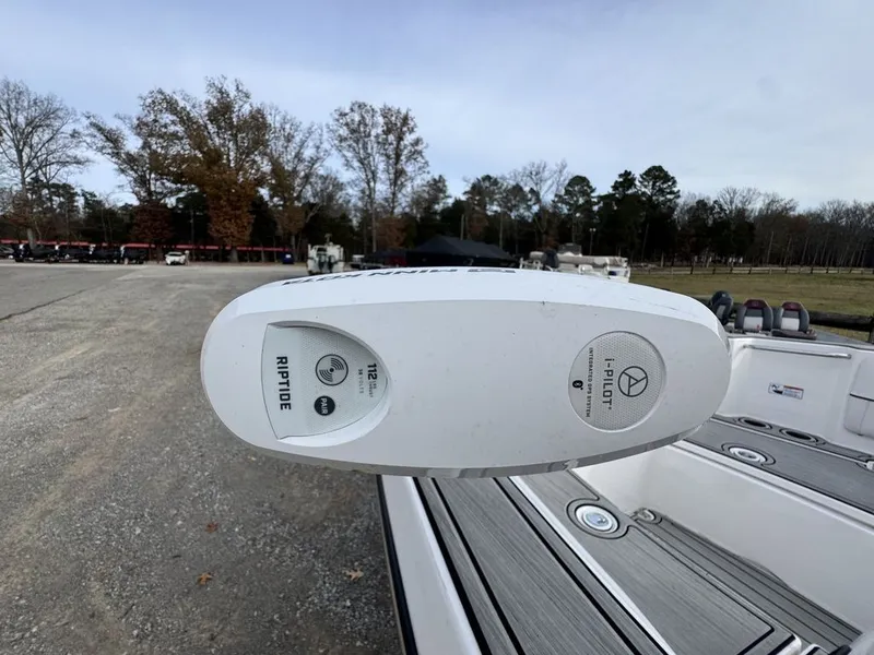 Slide: The Image of Yamaha 220 FSH Sport 2023 - 13