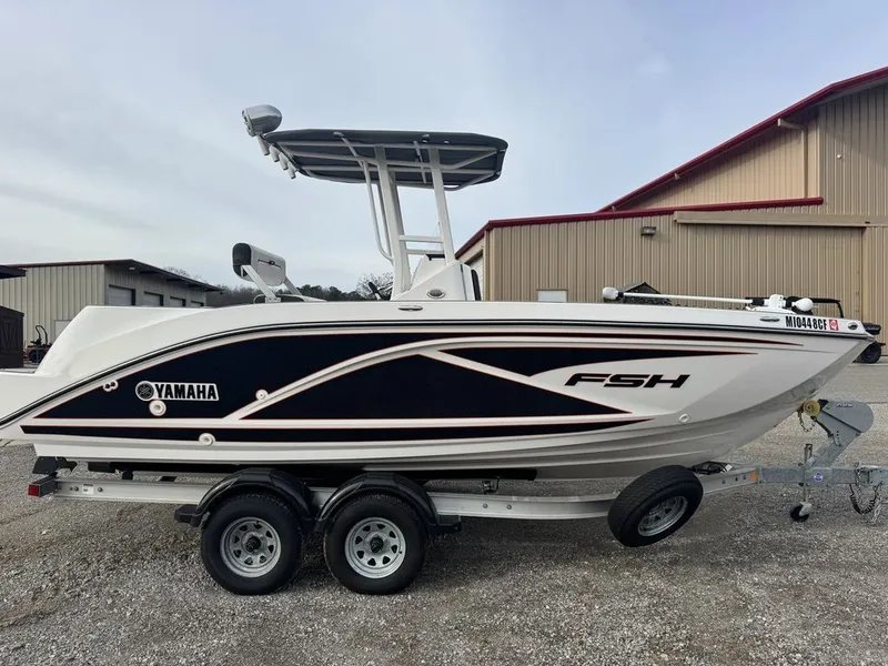 Slide: The Image of Yamaha 220 FSH Sport 2023 - 3