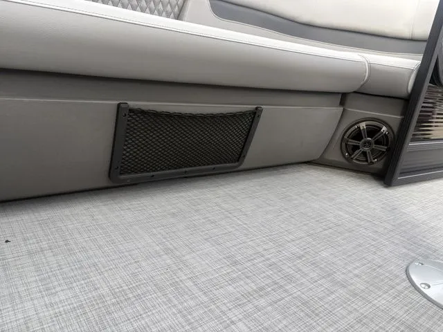 Slide: The Image of Princecraft VECTRA 23 WRL/150XL EFI 4S 2026 - 12