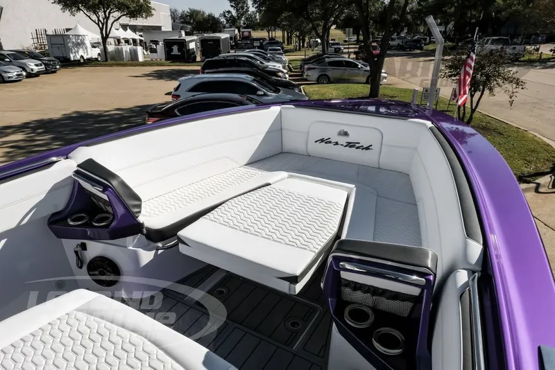 Slide: The Image of Nor-Tech 390 Sport 2026 - 44