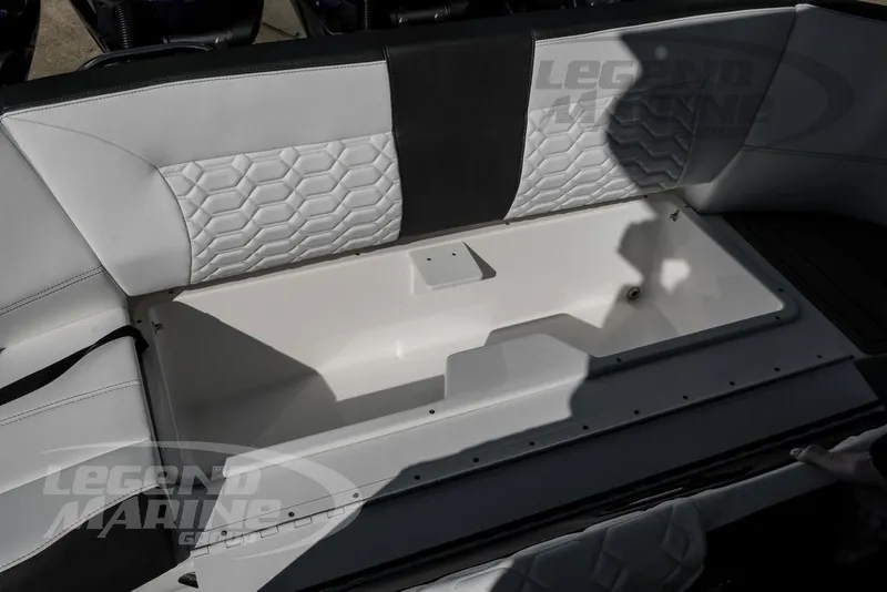 Slide: The Image of Nor-Tech 390 Sport 2026 - 59