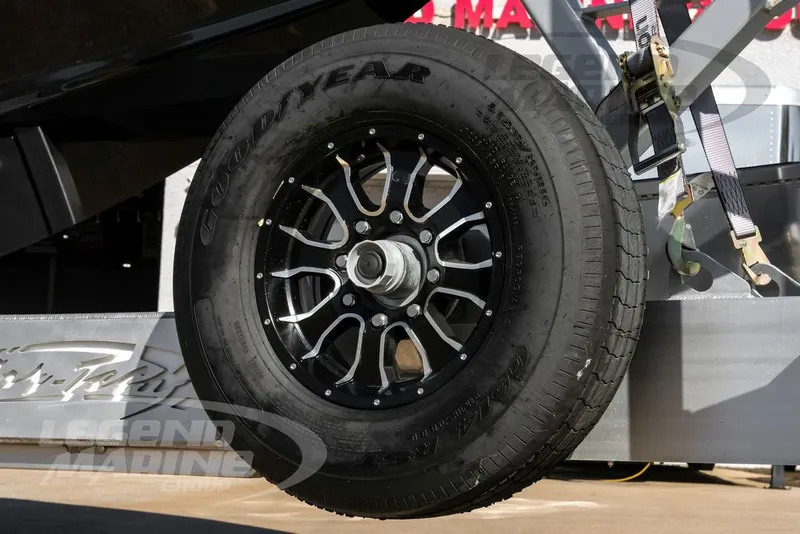 Slide: The Image of Nor-Tech 390 Sport 2026 - 80