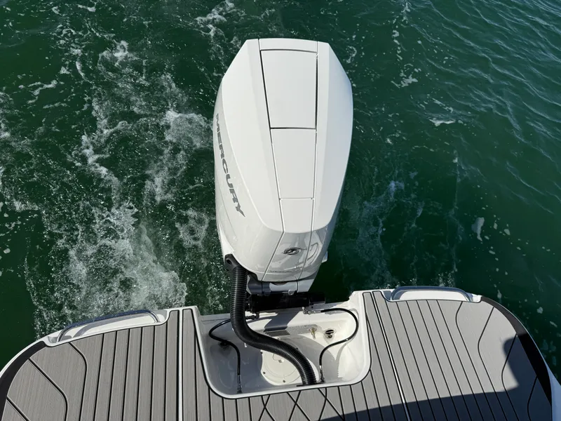 Slide: The Image of Sea Ray SLX 260 Outboard 2026 - 10