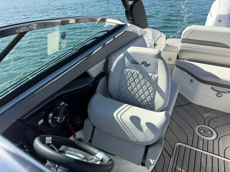 Slide: The Image of Sea Ray SLX 260 Outboard 2026 - 13