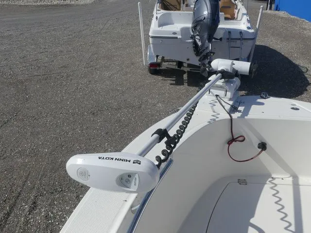 Slide: The Image of Robalo R180 Center Console 2017 - 14