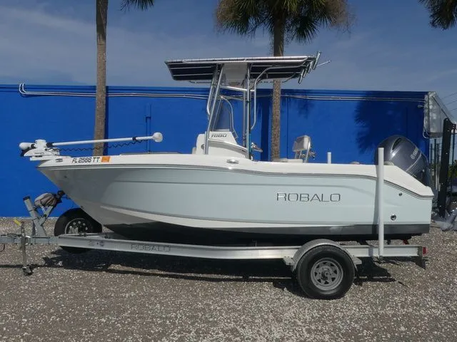 Slide: The Image of Robalo R180 Center Console 2017 - 7