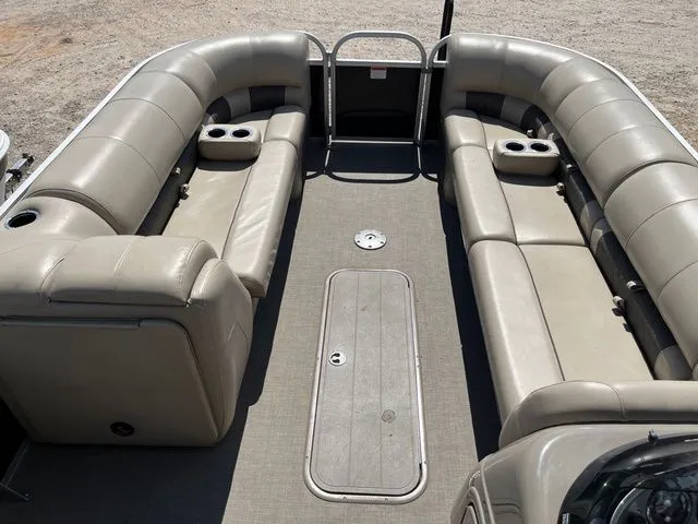 Slide: The Image of Sun Tracker 24PB XP3 2020 - 19