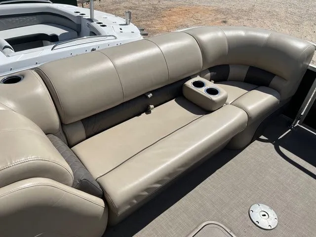 Slide: The Image of Sun Tracker 24PB XP3 2020 - 21