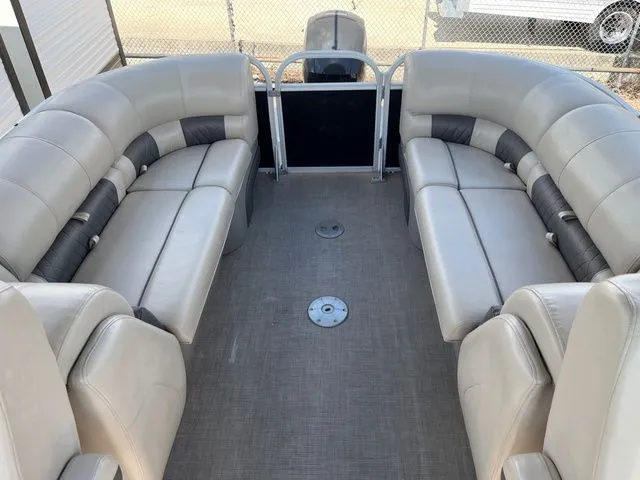 Slide: The Image of Sun Tracker 24PB XP3 2020 - 23