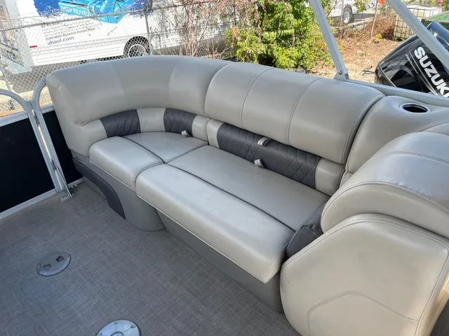 Slide: The Image of Sun Tracker 24PB XP3 2020 - 25